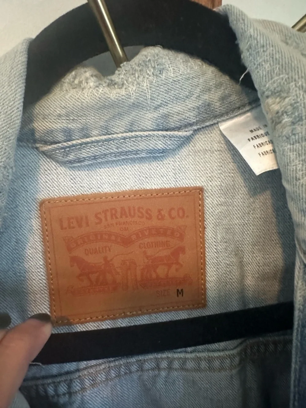 Levi's Light Blue Men's Denim Jacket - Washed Chambray Shirt Jacket - Picture 2 of 5